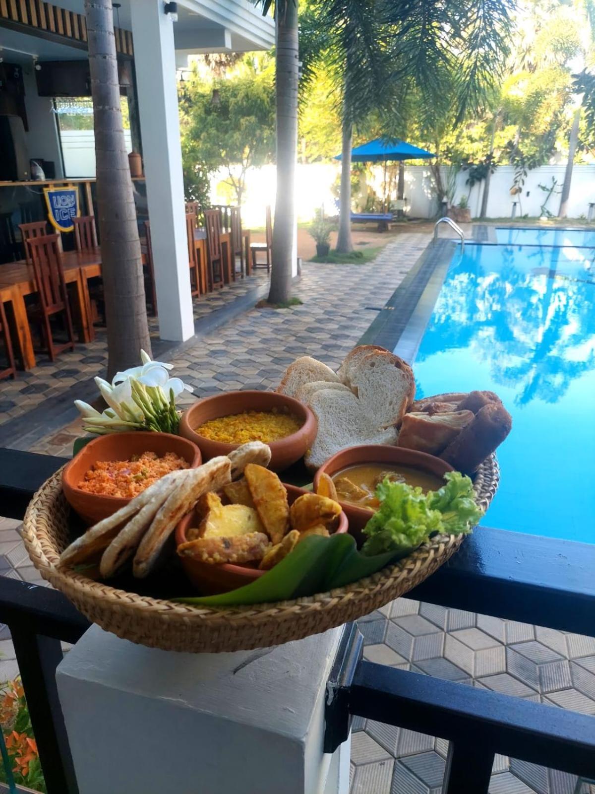 J7 Villaj Resort Trincomalee Exterior photo